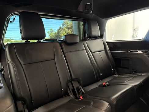 Used 2021 Ford Expedition XLT AWD/4WD image 14