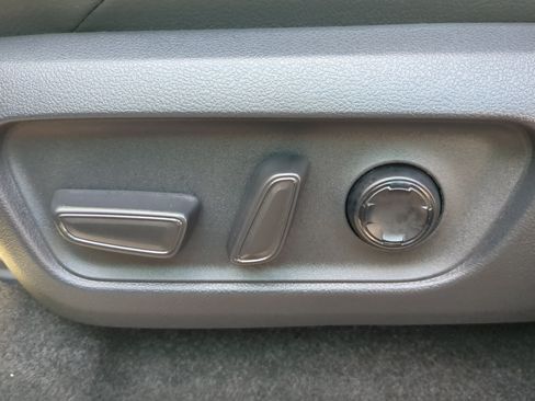 Used 2025 Toyota 4Runner Limited RWD image 30
