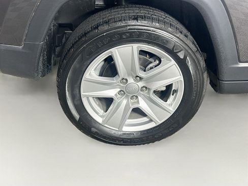 Used 2022 Jeep Compass Latitude w/ Convenience Group AWD/4WD image 11