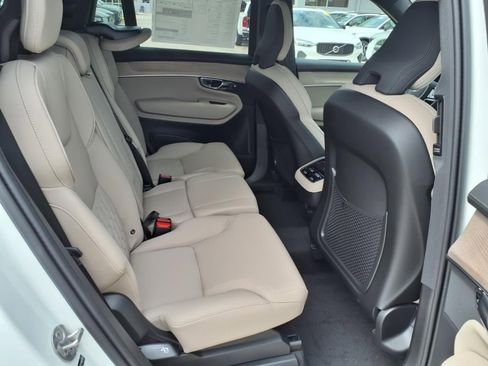 New 2026 Volvo XC90 B5 Plus image 10