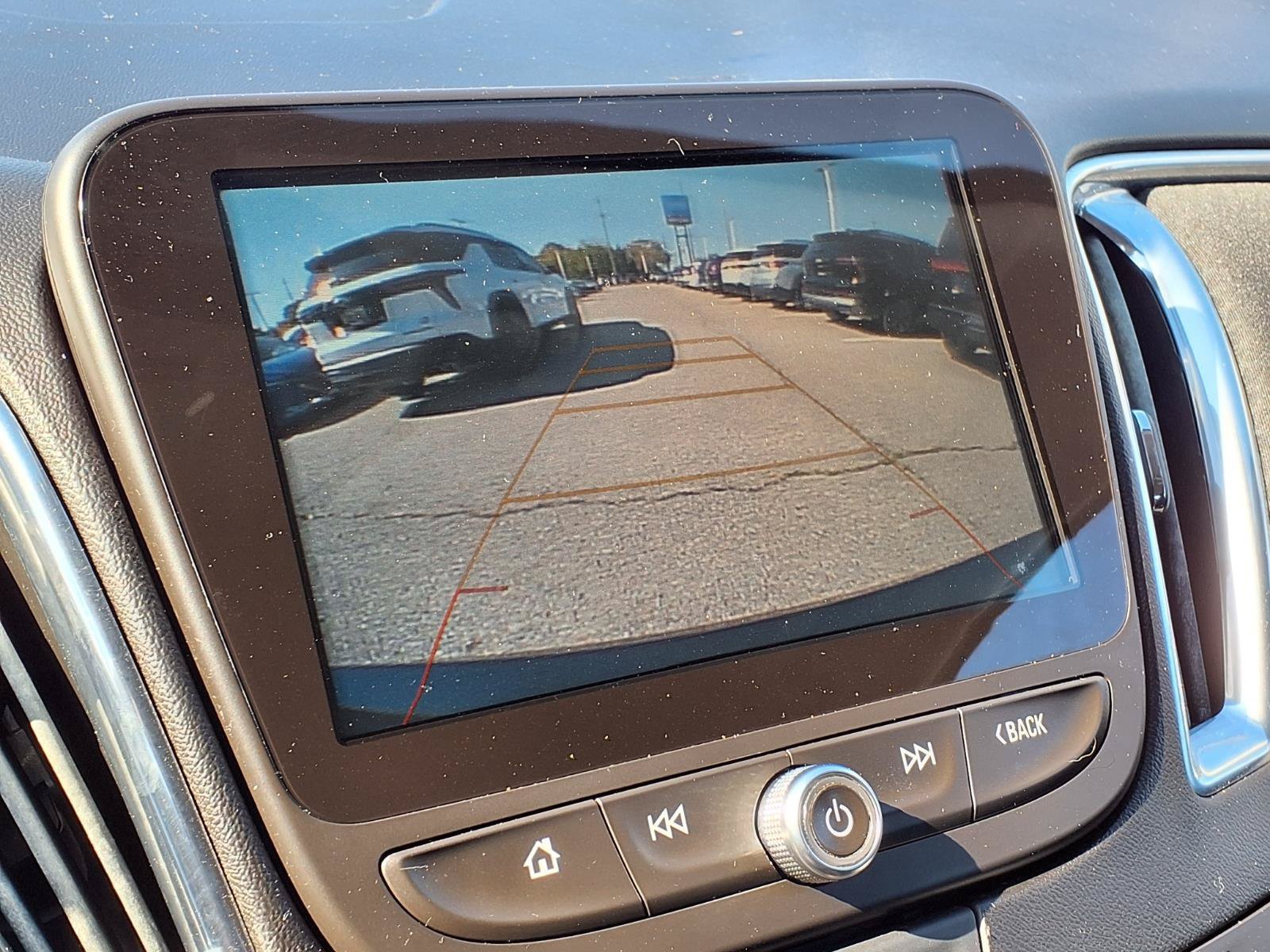 Used 2018 Chevrolet Malibu LT FWD image 21