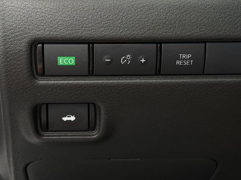 Used 2024 Nissan Sentra SV FWD image 22
