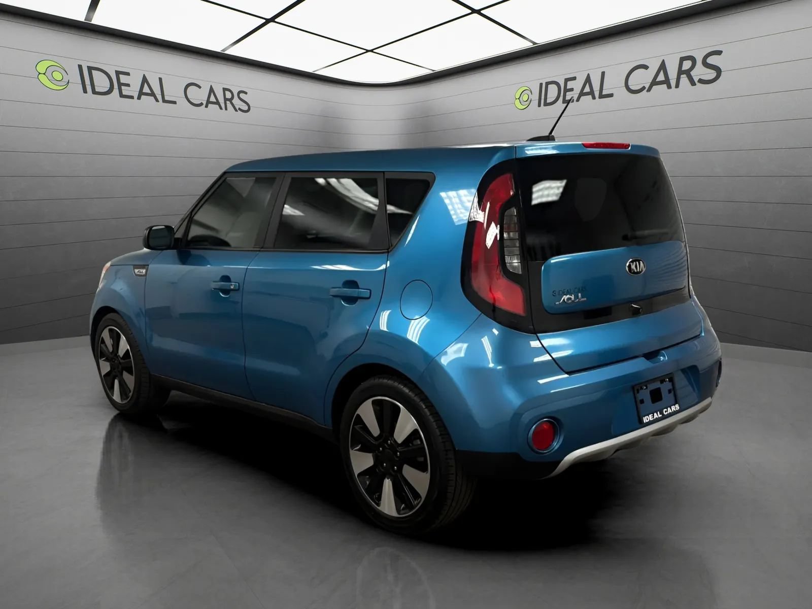 Used 2018 Kia Soul + FWD image 8