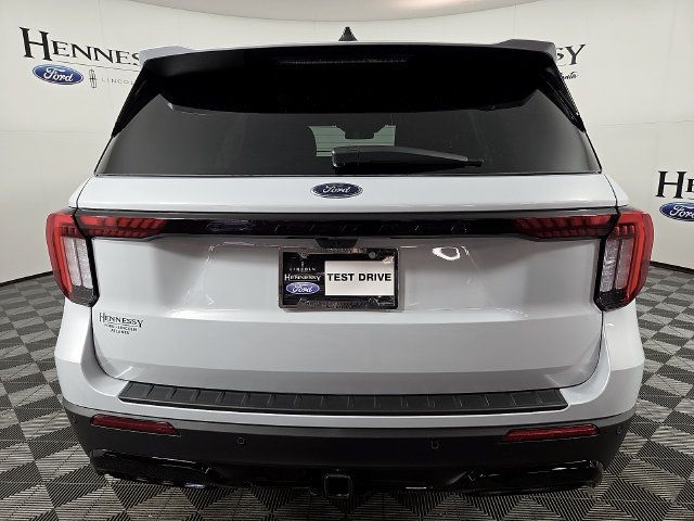 Used 2026 Ford Explorer ST-Line w/ ST-Line Street Pack RWD image 7