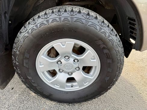 Used 2012 Toyota Tacoma 4x4 Double Cab w/ TRD Off-Road Pkg image 19