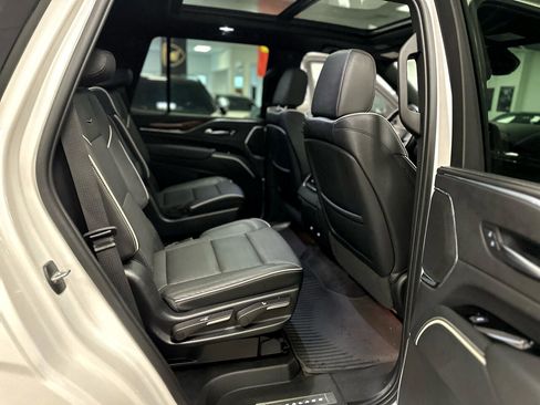 Used 2023 Cadillac Escalade Premium Luxury w/ Performance Package image 39