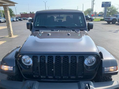 Used 2023 Jeep Gladiator Sport AWD/4WD image 10