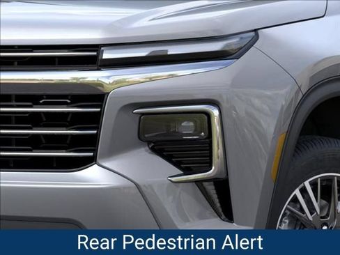 New 2027 Chevrolet Traverse LT FWD image 11