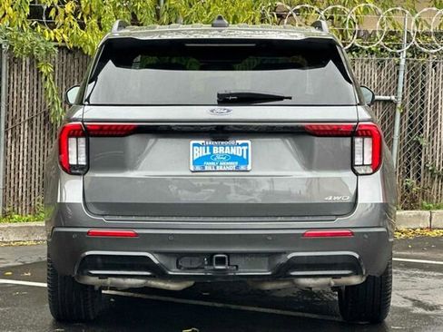 Used 2025 Ford Explorer ST-Line w/ ST-Line Street Pack image 8