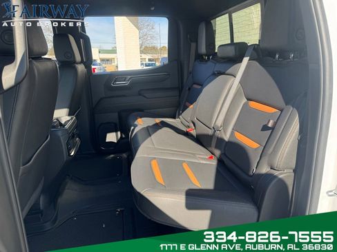 Used 2024 GMC Sierra 1500 AT4 w/ Technology Package image 10