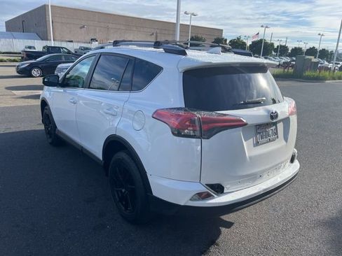 Used 2017 Toyota RAV4 LE w/ Carpet Mat Package image 5