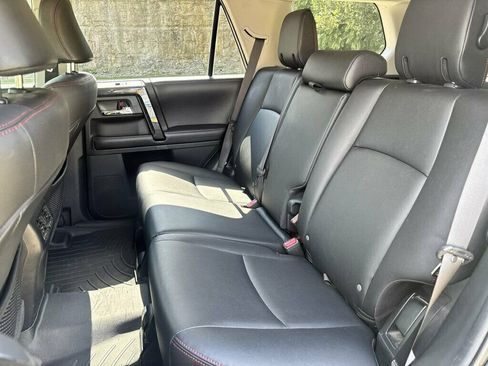 Used 2020 Toyota 4Runner TRD Off-Road Premium w/ Moonroof Package AWD/4WD image 18