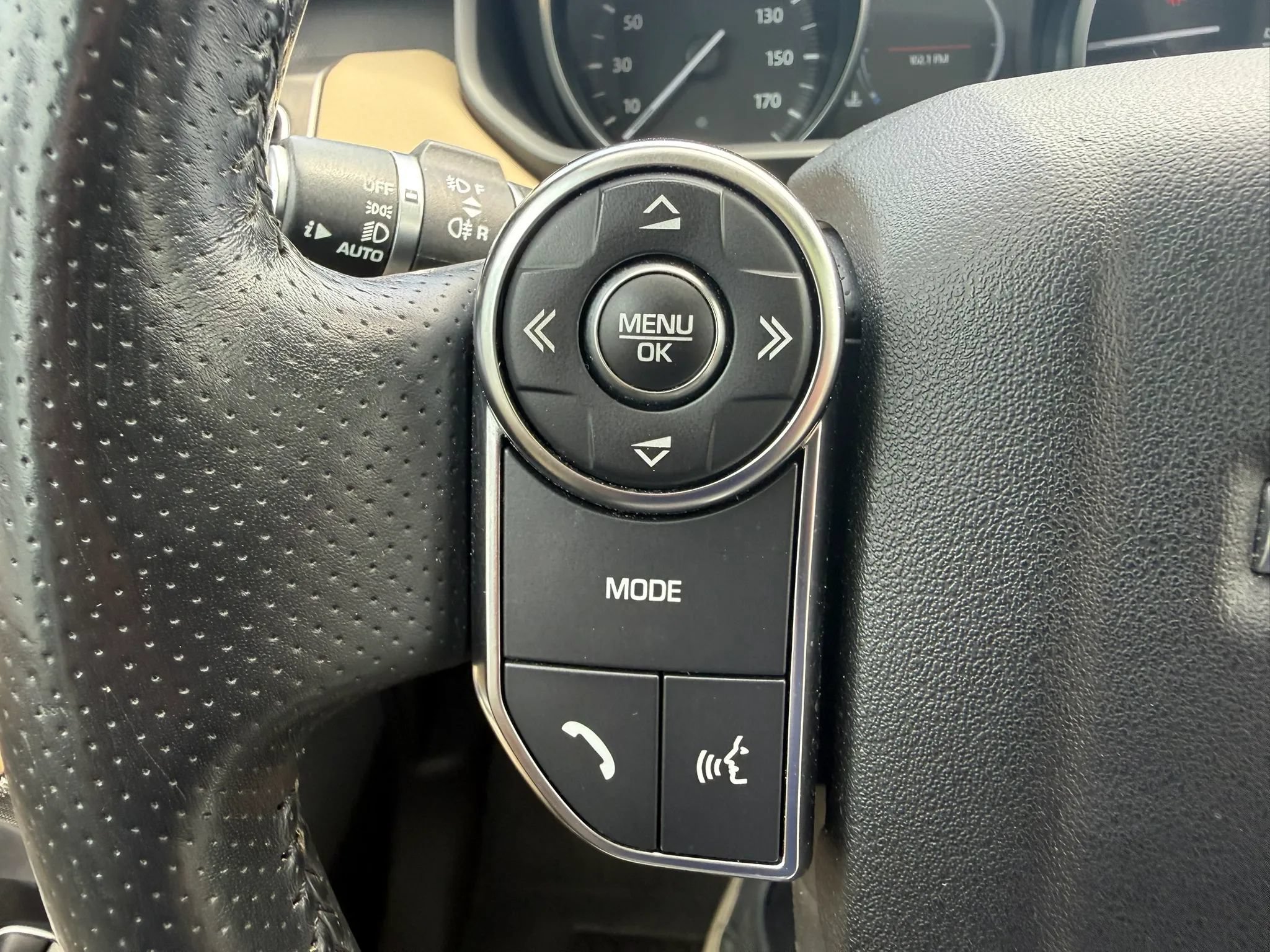 Used 2017 Land Rover Range Rover Sport SE AWD/4WD image 34