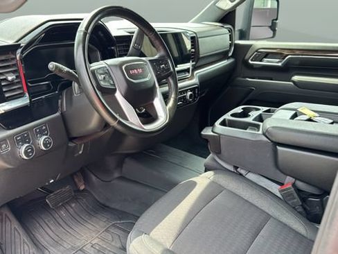 Used 2024 GMC Sierra 3500 SLE w/ SLE Value Package AWD/4WD image 8