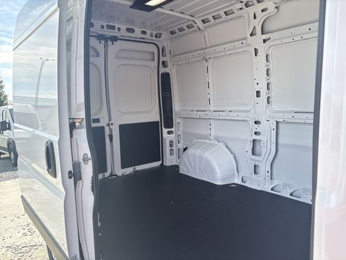 New 2025 RAM ProMaster 2500 w/ Convenience Group image 11