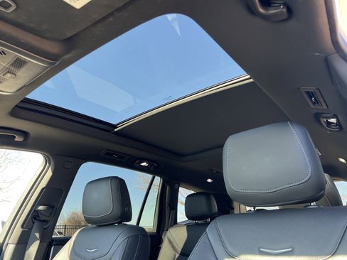 Used 2021 Cadillac XT6 Premium Luxury w/ LPO, ONYX Package image 13