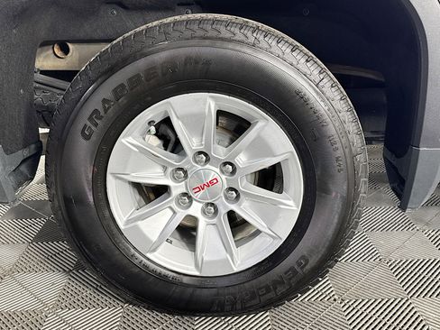 Used 2023 GMC Sierra 1500 SLE image 30