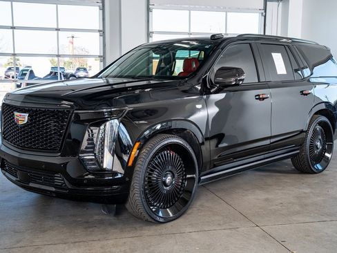 Used 2025 Cadillac Escalade Sport Platinum w/ LPO, Floor Liner Package image 11