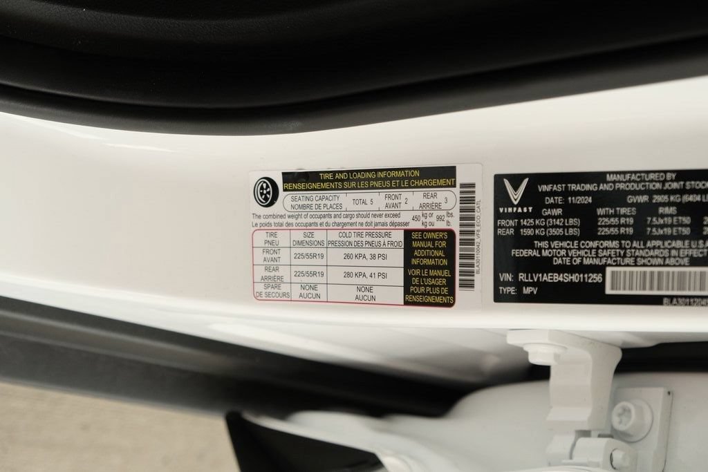 New 2025 VinFast VF 8 Eco AWD/4WD image 25