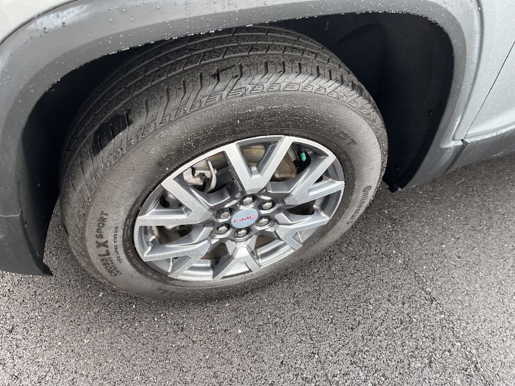 Used 2023 GMC Acadia SLT AWD/4WD image 9
