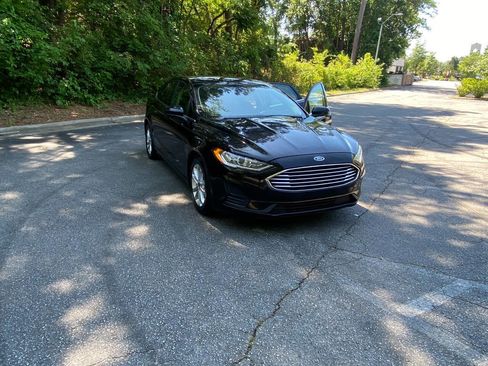 Used 2020 Ford Fusion SE FWD image 40