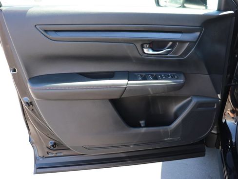 Used 2025 Honda CR-V Sport image 10