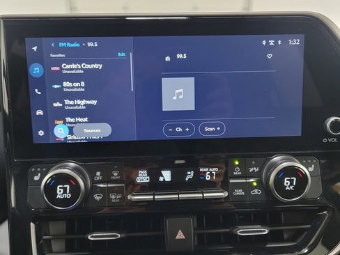 Certified 2025 Toyota Highlander XLE image 21