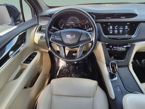 Used 2019 Cadillac XT5 FWD image 11
