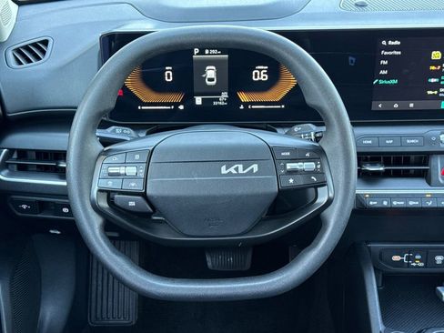 Used 2025 Kia K4 FWD image 14