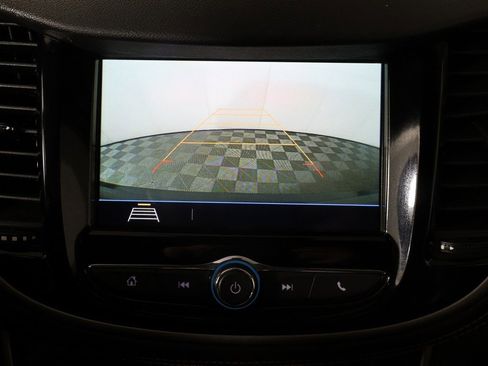 Used 2018 Chevrolet Trax LT w/ Sun & Sound Package image 41