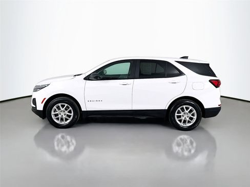 Used 2023 Chevrolet Equinox LS w/ LS Convenience Package AWD/4WD image 6