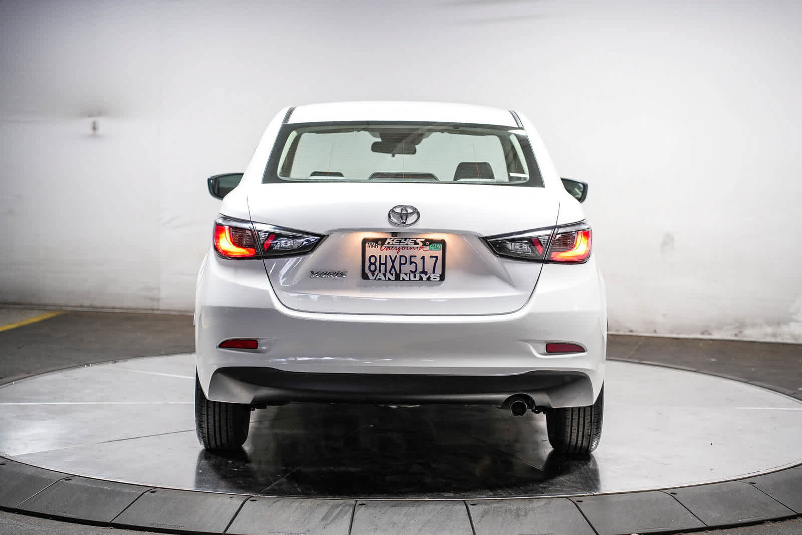 Certified 2019 Toyota Yaris L FWD image 4