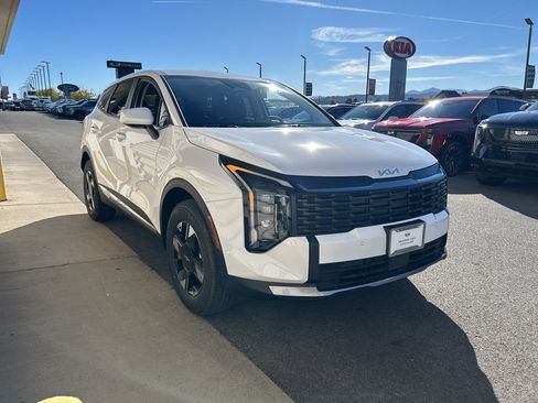 New 2026 Kia Sportage LX image 3