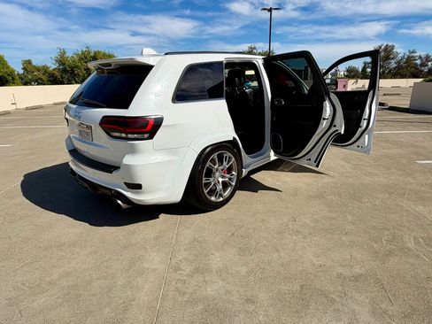 Used 2014 Jeep Grand Cherokee SRT8 w/ Luxury Group II AWD/4WD image 39