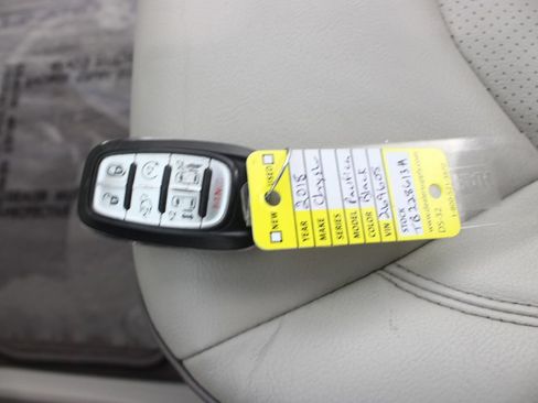 Used 2018 Chrysler Pacifica Touring-L FWD image 7