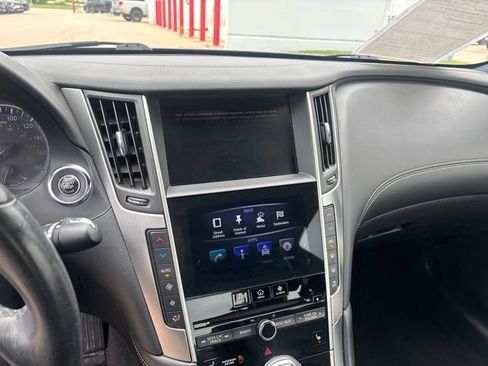 Used 2019 INFINITI Q60 3.0t Luxe w/ Essential Package AWD/4WD image 19