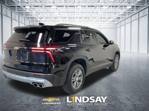 Used 2025 Chevrolet Traverse LT AWD/4WD image 9
