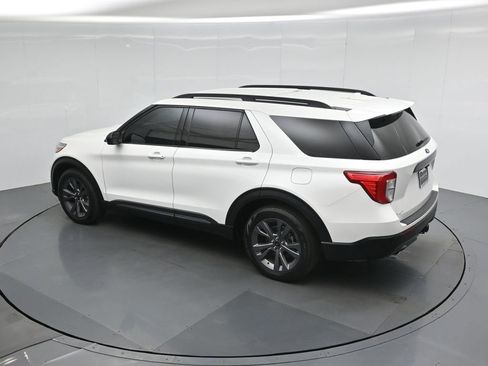 Used 2023 Ford Explorer XLT w/ Equipment Group 202A RWD image 41