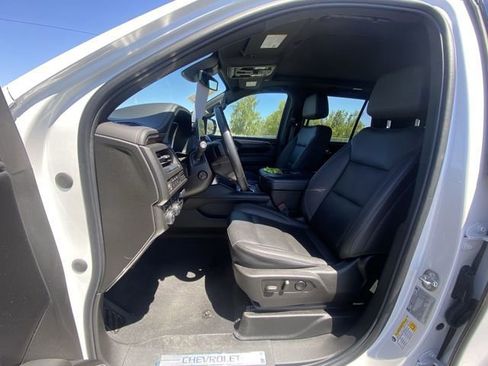 Used 2023 Chevrolet Tahoe Z71 w/ Z71 Off-Road Package AWD/4WD image 11