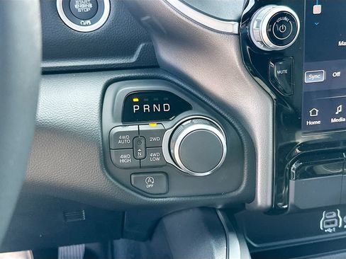 New 2026 RAM 1500 4x4 Crew Cab image 21