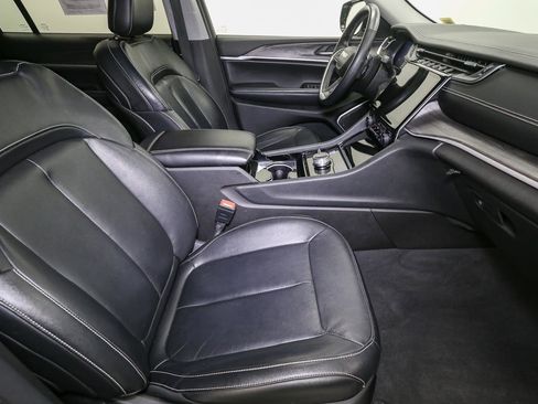Used 2021 Jeep Grand Cherokee L Limited AWD/4WD image 21