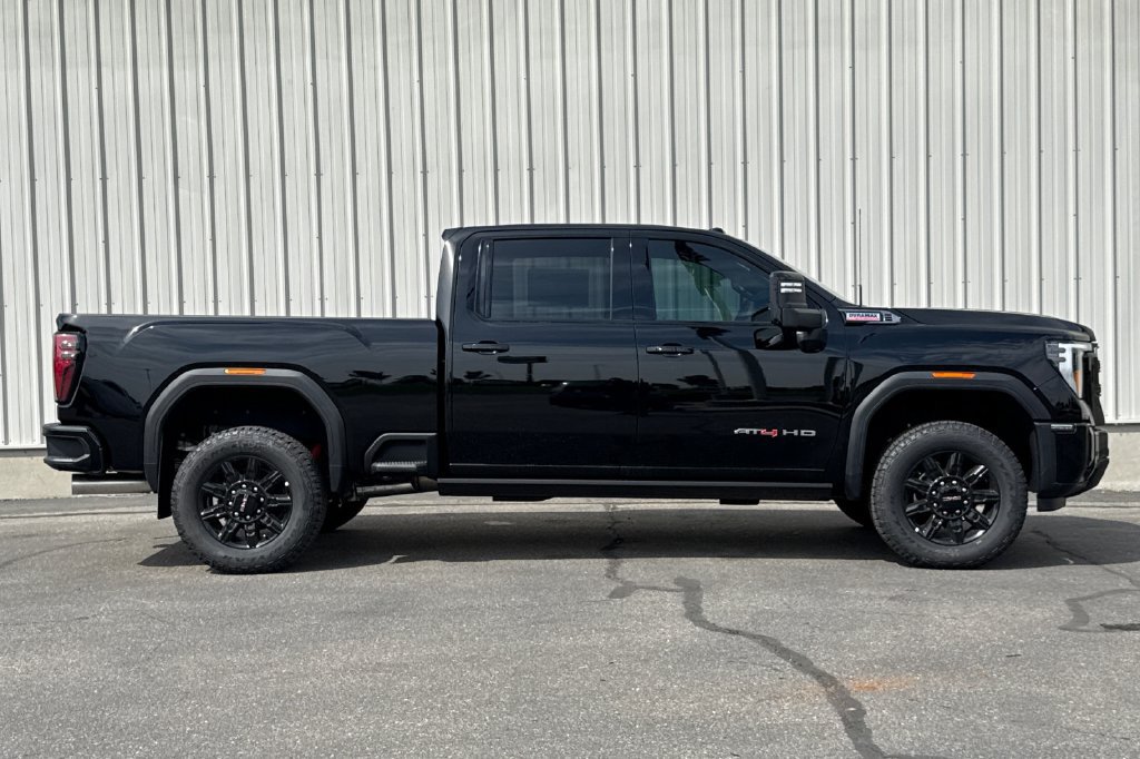 Used 2026 GMC Sierra 2500 AT4 w/ AT4 Premium Plus Package AWD/4WD image 3