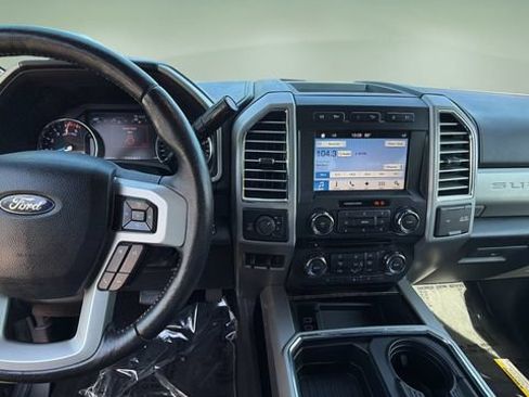Used 2017 Ford F250 Lariat w/ Lariat Ultimate Package AWD/4WD image 12