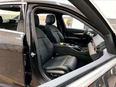 Used 2024 BMW i5 eDrive40i w/ Executive Package RWD image 10