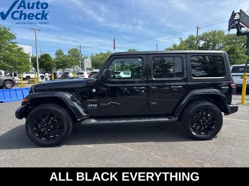Used 2023 Jeep Wrangler Unlimited Sahara w/ Cold Weather Group AWD/4WD image 19
