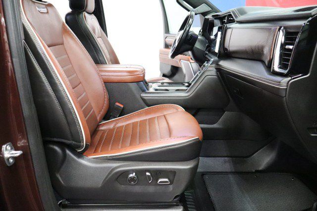 Used 2024 GMC Sierra 2500 Denali Ultimate AWD/4WD image 8
