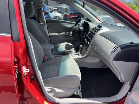 Used 2013 Toyota Corolla LE w/ Protection Pkg FWD image 11
