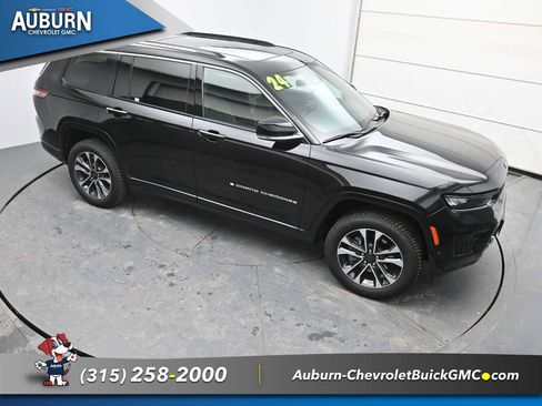 Used 2024 Jeep Grand Cherokee L Overland w/ Trailer Tow Package image 22