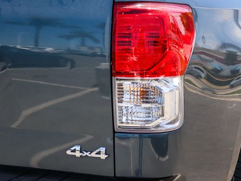 Used 2010 Toyota Tundra Platinum AWD/4WD image 12