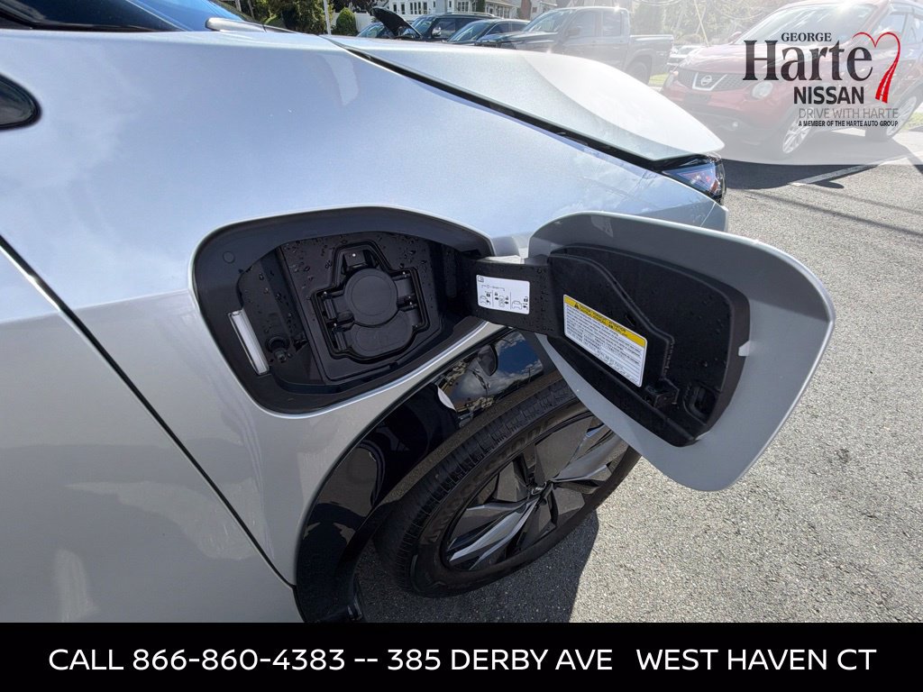 Certified 2024 Nissan Ariya AWD image 33